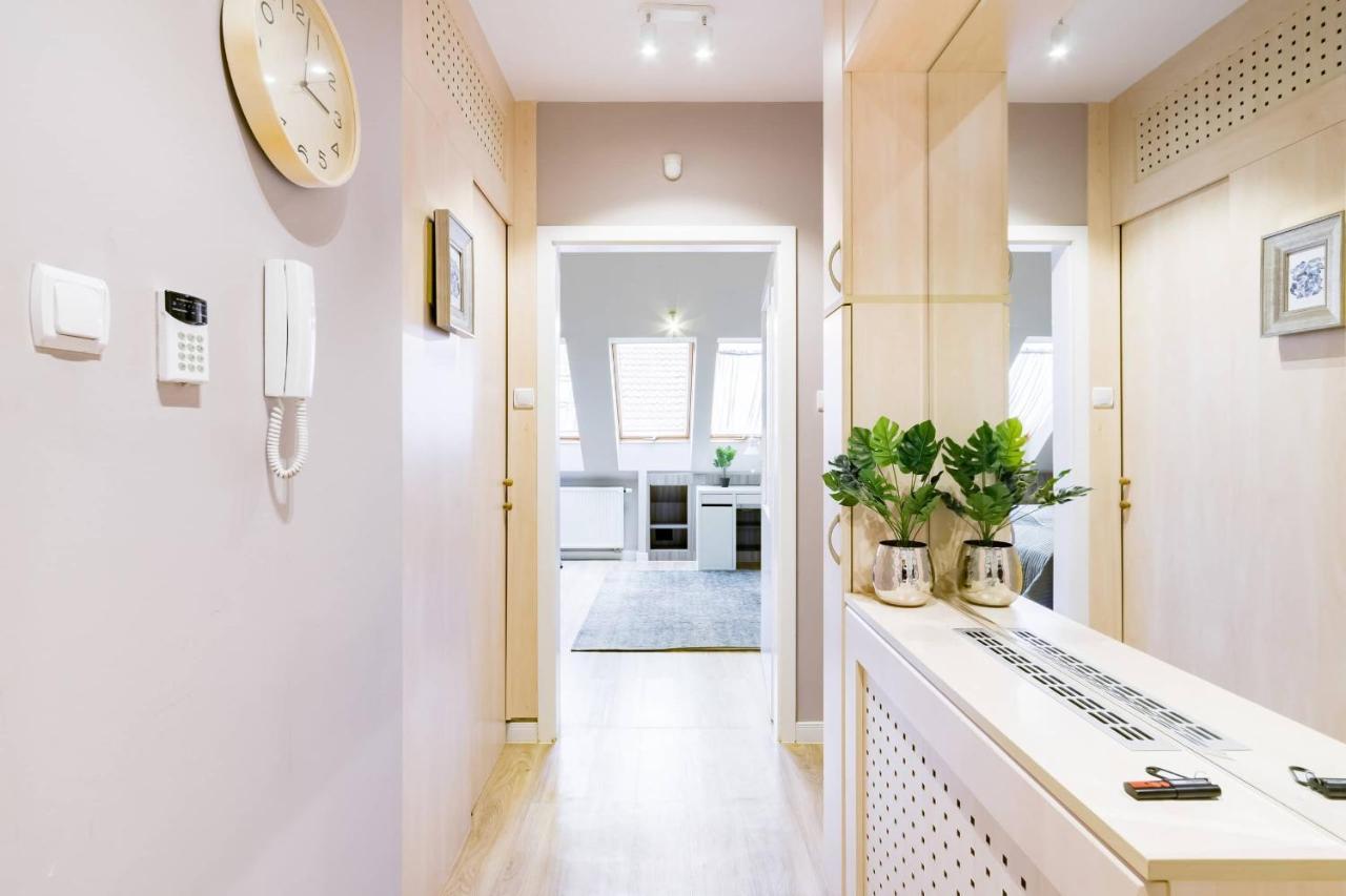 Sunny And Central Penthouse With Private Garage บูดาเปสต์ ภายนอก รูปภาพ