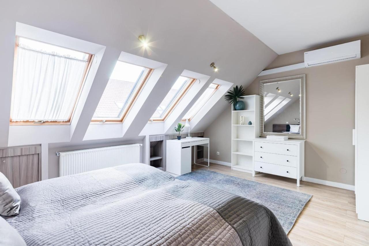 Sunny And Central Penthouse With Private Garage บูดาเปสต์ ภายนอก รูปภาพ