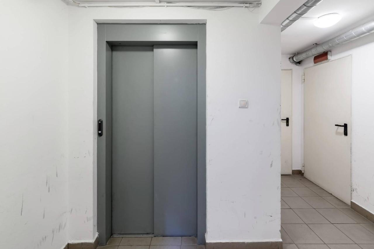 Sunny And Central Penthouse With Private Garage บูดาเปสต์ ภายนอก รูปภาพ