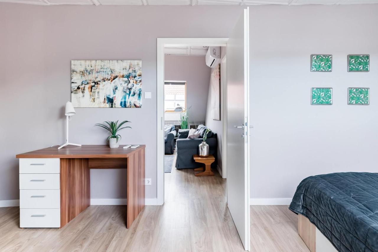 Sunny And Central Penthouse With Private Garage บูดาเปสต์ ภายนอก รูปภาพ