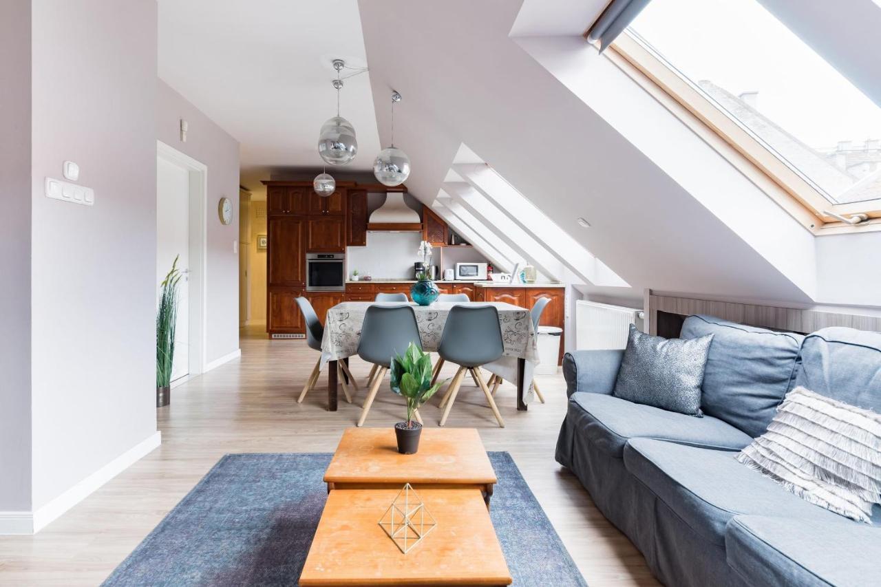 Sunny And Central Penthouse With Private Garage บูดาเปสต์ ภายนอก รูปภาพ
